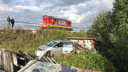 В Архангельске на ж/д переезде иномарка столкнулась с локомотивом: есть пострадавшие