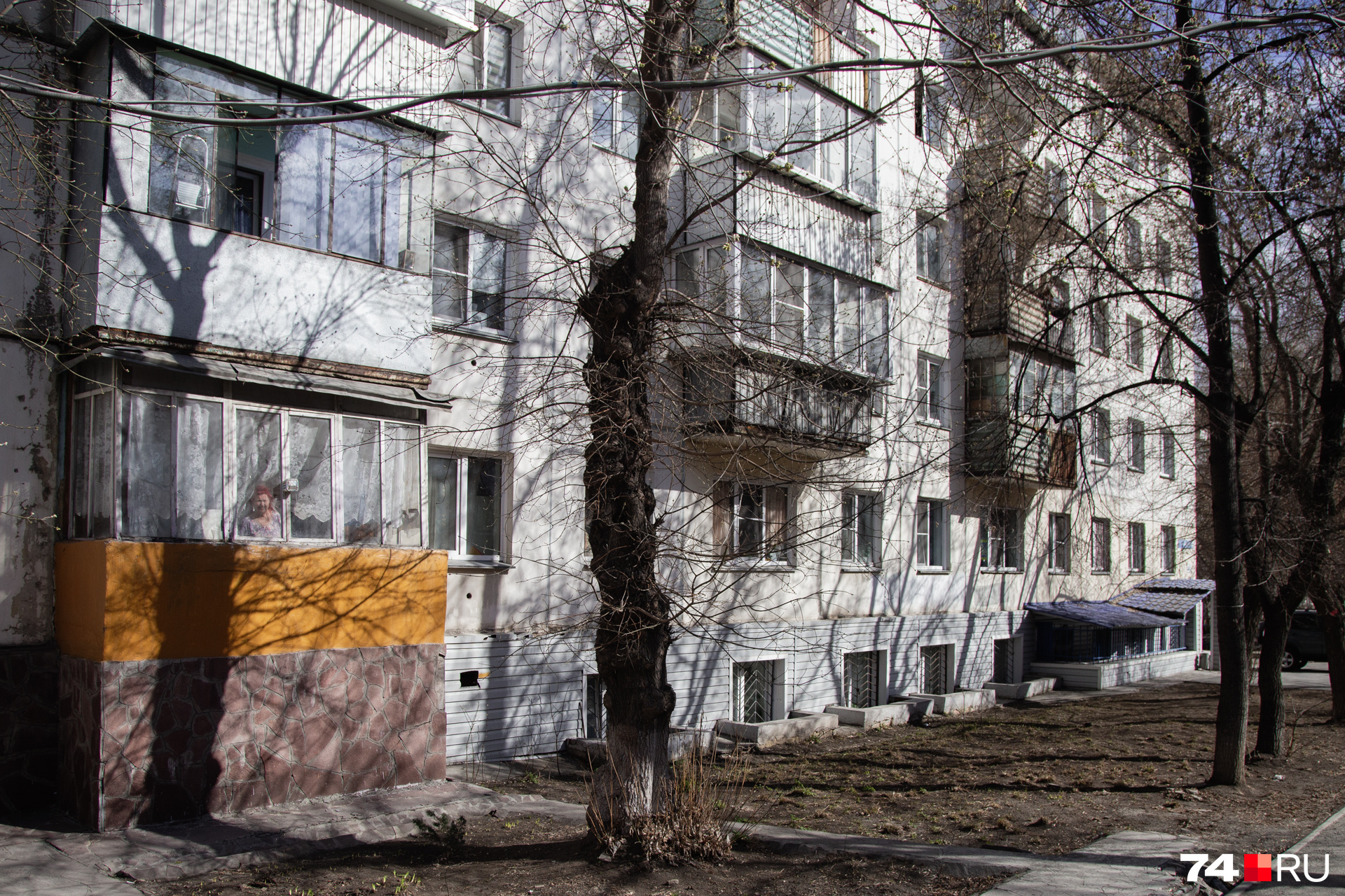 Это вид с улицы — обычная пятиэтажка Это вид с улицы — обычная пятиэтажка
