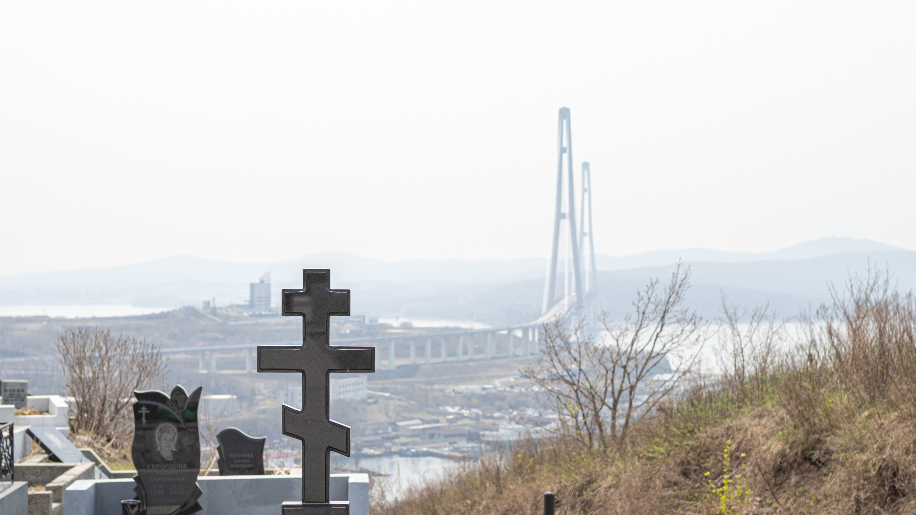 Здесь похоронена женщина-капитан и первая мать-героиня Владивостока. Что еще скрывают три главных кладбища города?