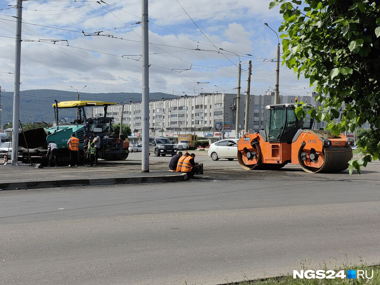Пробка парализовала Предмостную площадь в Красноярске. Что там происходит