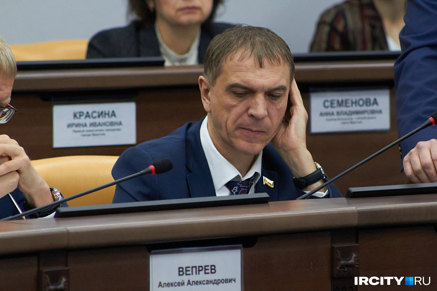 Депутат Григорий Вакуленко назвал свое решение «обдуманным и назревшим» Депутат Григорий Вакуленко назвал свое решение «обдуманным и назревшим»