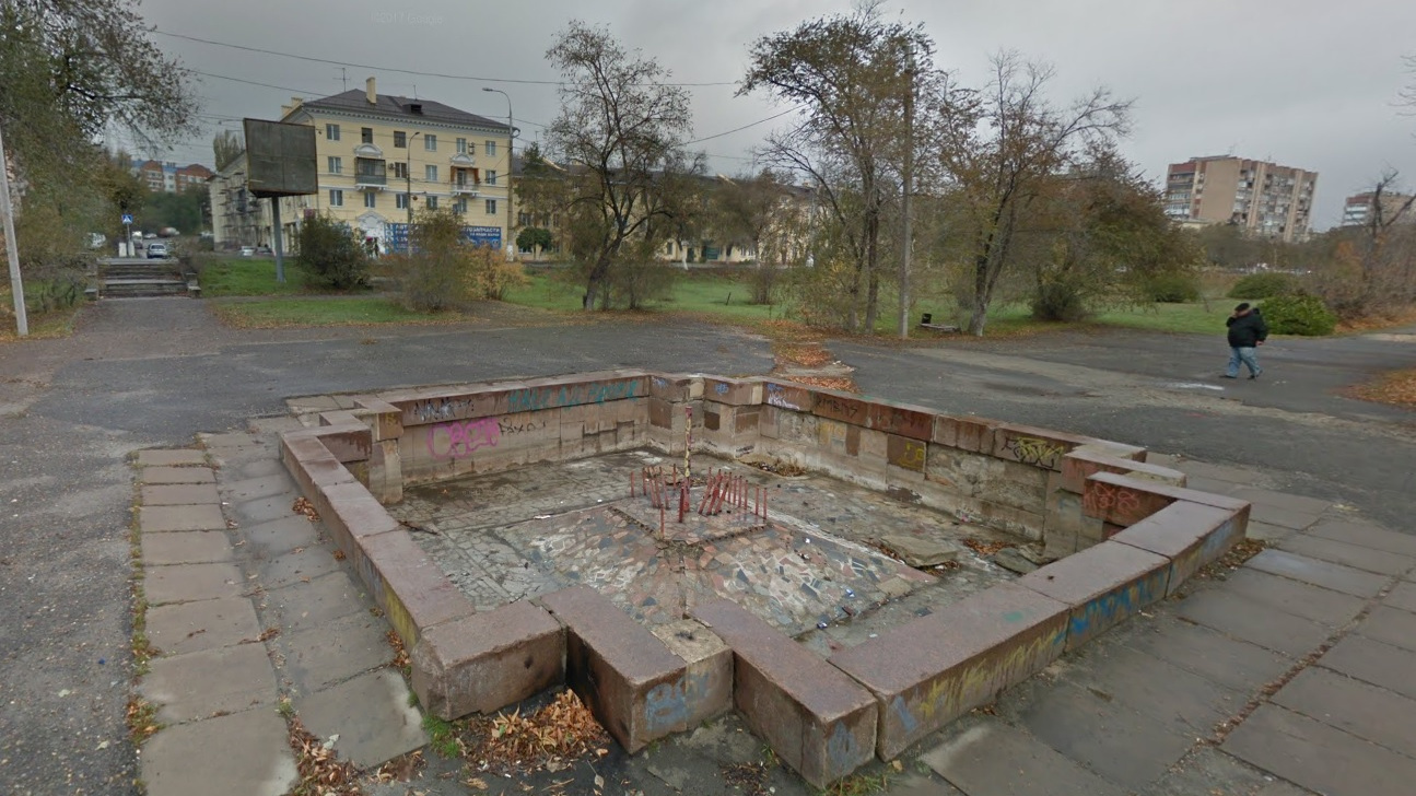 Снести нельзя восстановить: в Волгограде суд приказал чиновникам уничтожить фонтан в парке