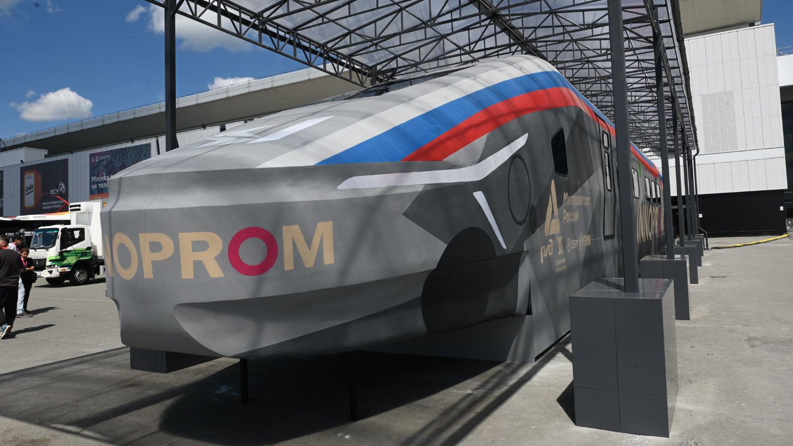 С машинным зрением и автопилотом. Как изнутри выглядит скоростной поезд, который ездит по ВСМ Москва — Петербург