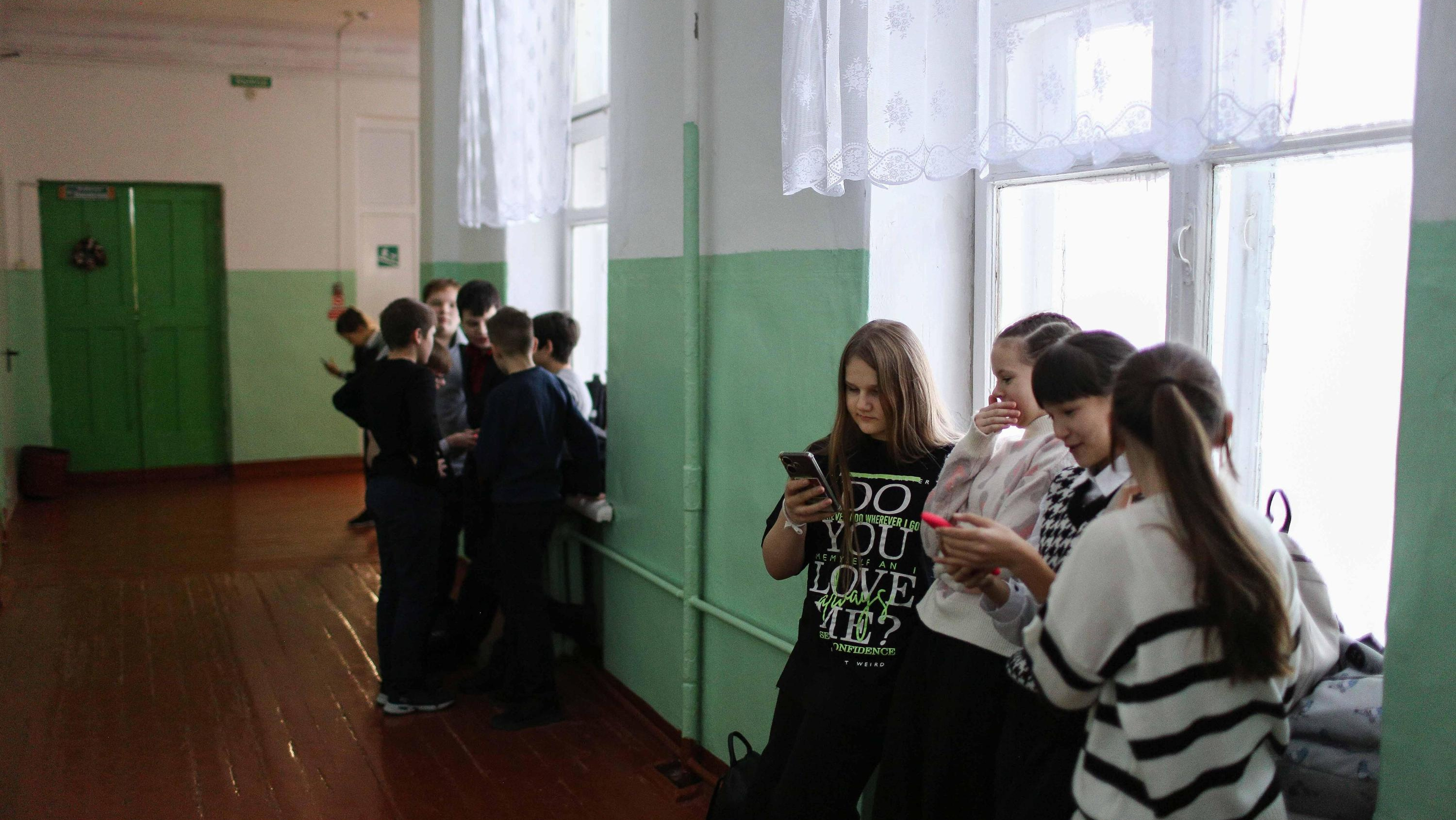 Воронежцам разрешили не отправлять детей в школу во время ракетной или авиационной опасности