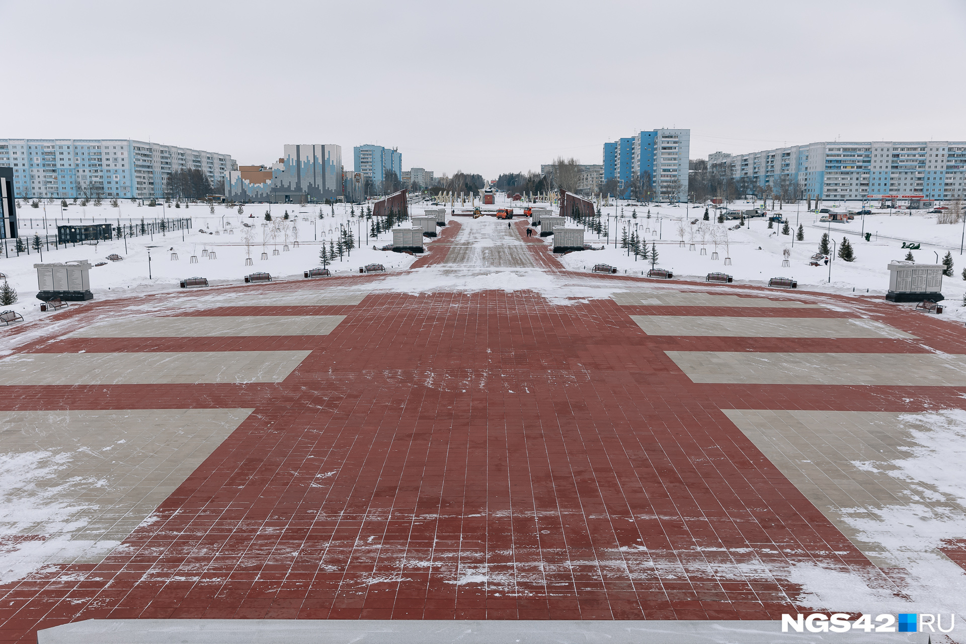 Вид с монумента на комплекс Вид с монумента на комплекс
