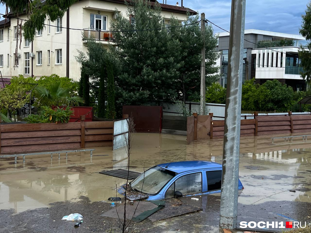 Сочи июля 2023. Ливни в Сочи 2023. Сочи потоп 2023. Сочи Адлер затопило 2023. Сочи наводнение 2023.