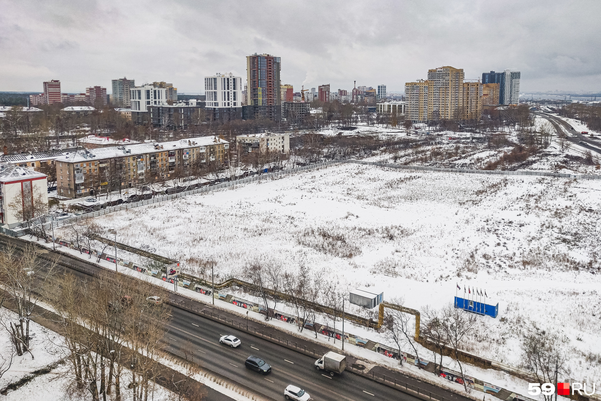 Старые здания снесли, а новых так и не появилось Старые здания снесли, а новых так и не появилось