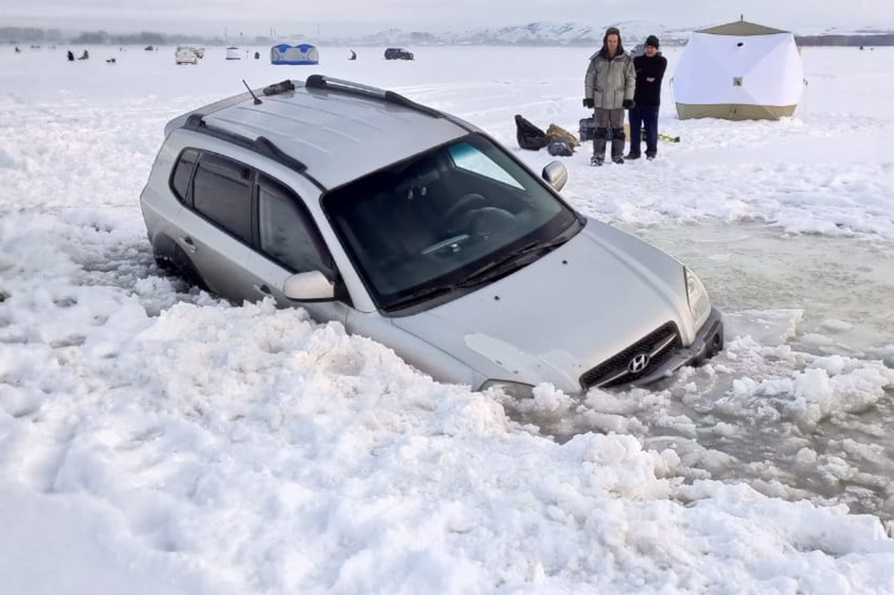 Два рыбака поймали 36 рыб