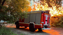 «Чудом удалось растолкать машины»: появились фото и видео страшного пожара рядом с ЖК «У Космопорта»