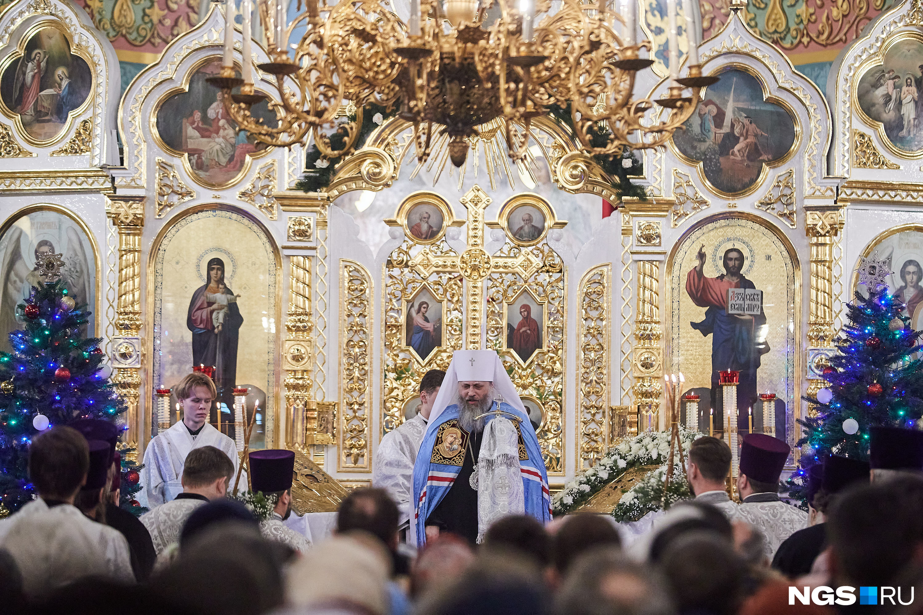 Таинство ночи. Как в Новосибирске встретили Рождество — 7 фотографий ночной службы из Вознесенского собора