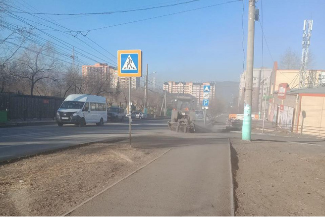 Подрядчик запылил улицы во время уборки в Чите