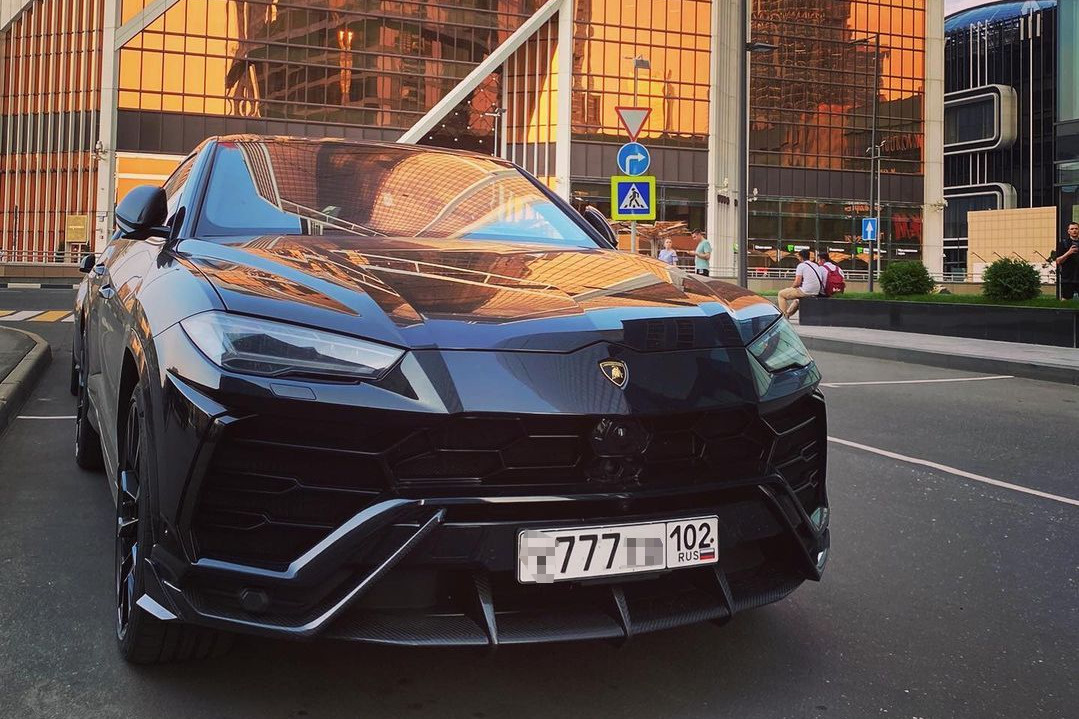 Самая дорогая машина Башкирии на фоне узнаваемой башни «Федерация» в «Москва-Сити»