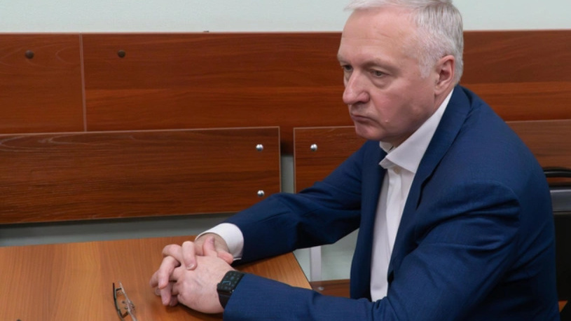 Бывший премьер-министр Красноярского края Юрий Лапшин попросил прекратить уголовное преследование
