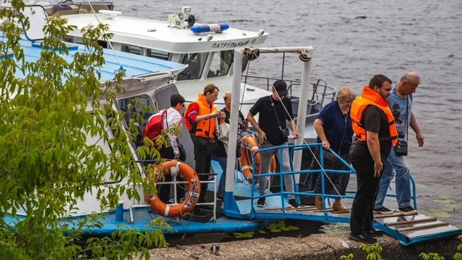 Четверо пострадали: в Ярославле будут судить капитана теплохода «Москва-208», врезавшегося в берег
