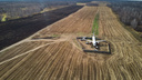 Как сейчас выглядит самолет, который месяц назад приземлился в пшеничное поле — 8 кадров с высоты и с земли