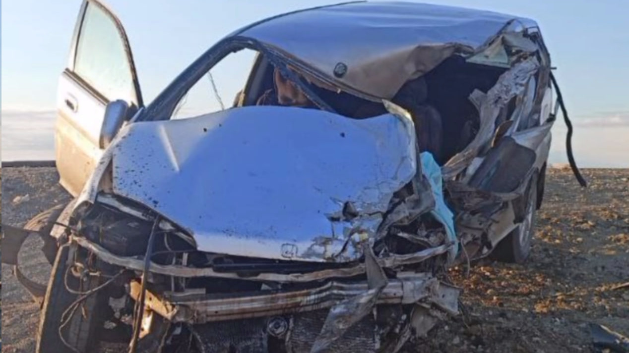 Женщина погибла в ДТП с грузовиком в Забайкалье — от столкновения тягач слетел в кювет
