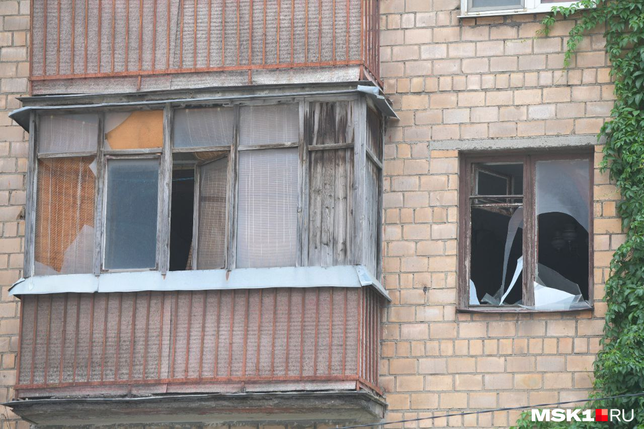 фото беспилотник врезался в дом на матросова. беспилотник врезался в дом питер. беспилотник врезался в дом в москве. проспект гагарина остановка. беспилотник в москве.