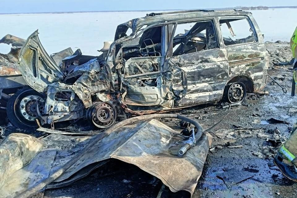 Пять человек погибли в страшной аварии на трассе Тюмень-Омск