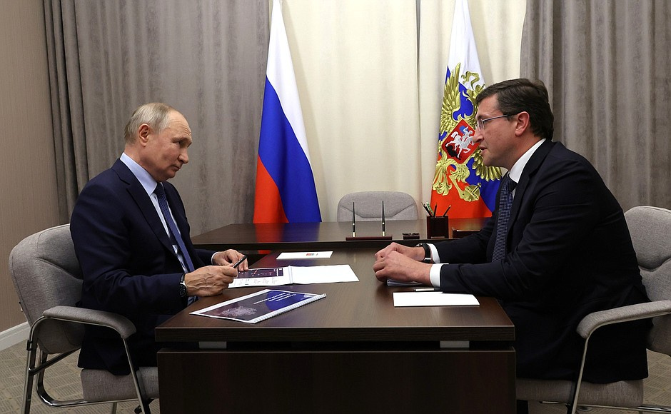 Владимир Путин провел встречу с Глебом Никитиным: NN.RU собрал самое главное из беседы в 8 карточках