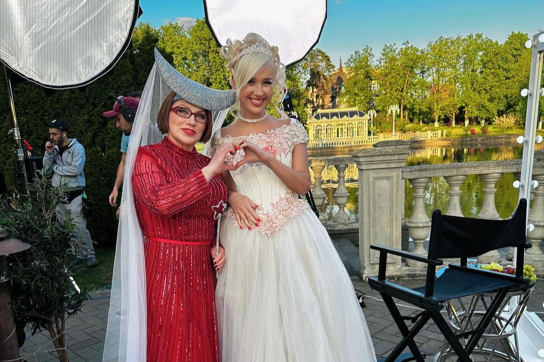 Фото женихов клавы коки. Сябитова и Клава Кока. Клава Кока 2023. Шоу сердце Клавы.
