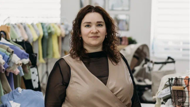«Хочу видеть, как дочка растет»: уралочка бросила работу в «Яндексе» и стала шить одежду для детей