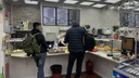 «Обед — 2800 рублей. Итог: еда — в мусорку». Чем кормят на вокзалах Москвы и почему это запредельно дорого
