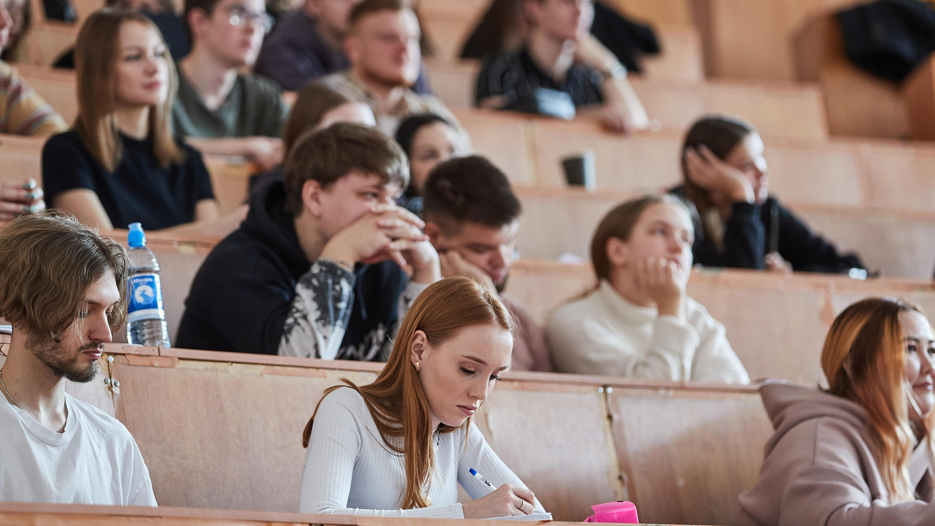 Куда поступить после 11-го класса в Мурманске: университеты и академии