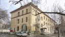 В Волгограде треснула жилая трехэтажка с людьми