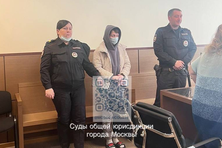 Сотрудницу полиции из Алтайского края обвиняют в торговле детьми: подробности