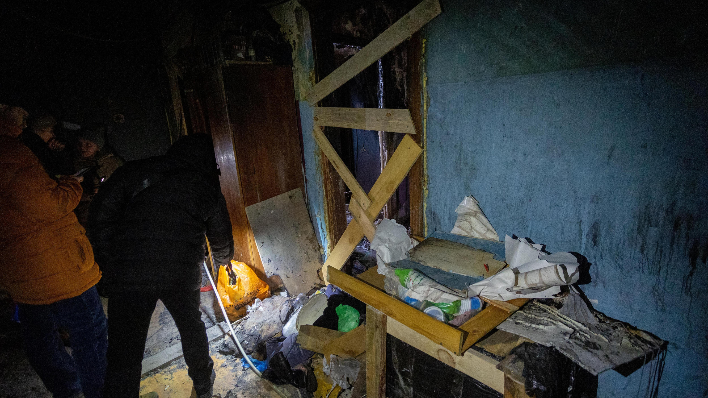 Барнаульцы 40 лет живут в подвале под детсадом: почему так произошло и что говорят власти