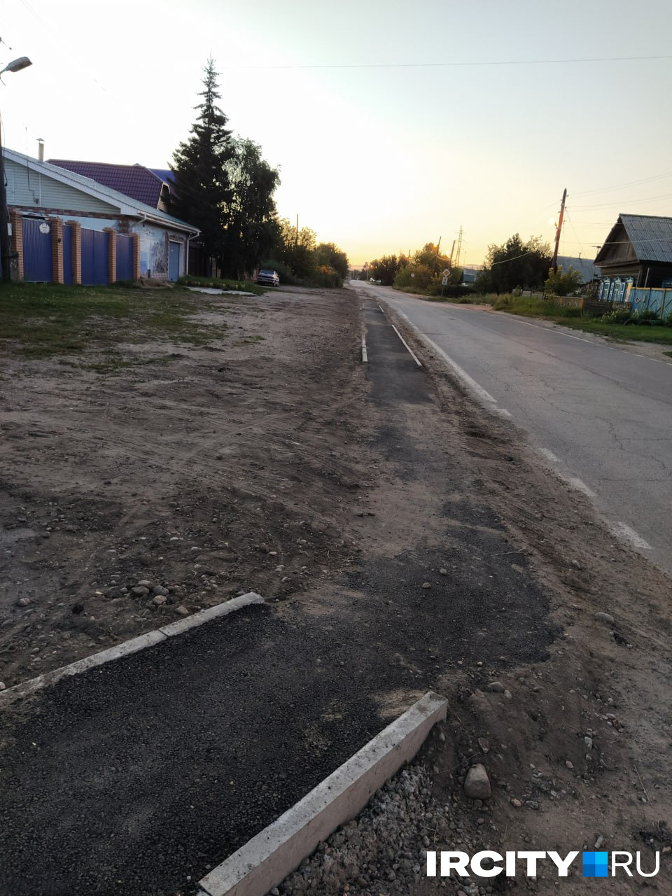 Даже новый тротуар на Садовой выглядит уставшим и грустным Даже новый тротуар на Садовой выглядит уставшим и грустным