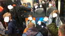 Пришлось сидеть на полу: пассажиры пожаловались на переполненный поезд до Карпогор