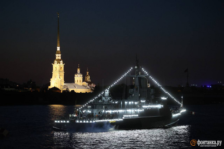 На бесплатном концерте на Дворцовой в честь Дня ВМФ выступит Юлия Чичерина