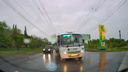 На Сибирском проспекте автобус вылетел на встречку: момент попал на видео