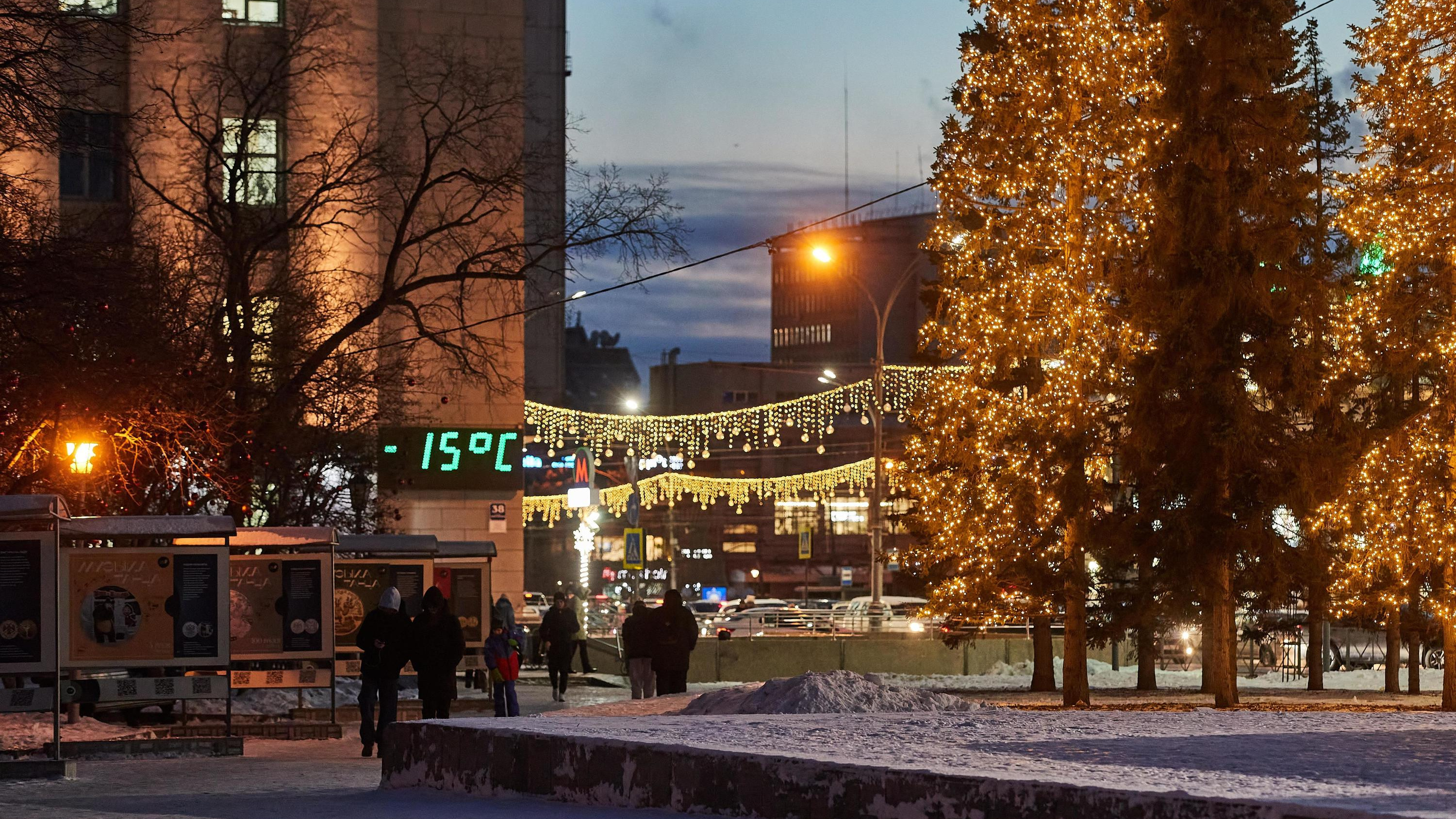 Город лени и апатии: как новогодние гирлянды на год вырывают Новосибирск из реальности — колонка юриста НГС
