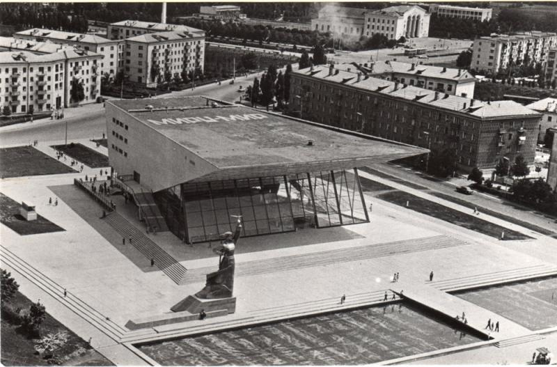Широкоформатный кинотеатр «Аврора», 1968 год