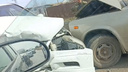 «Двое ранены»: лобовая авария на трассе под Волгоградом — видео