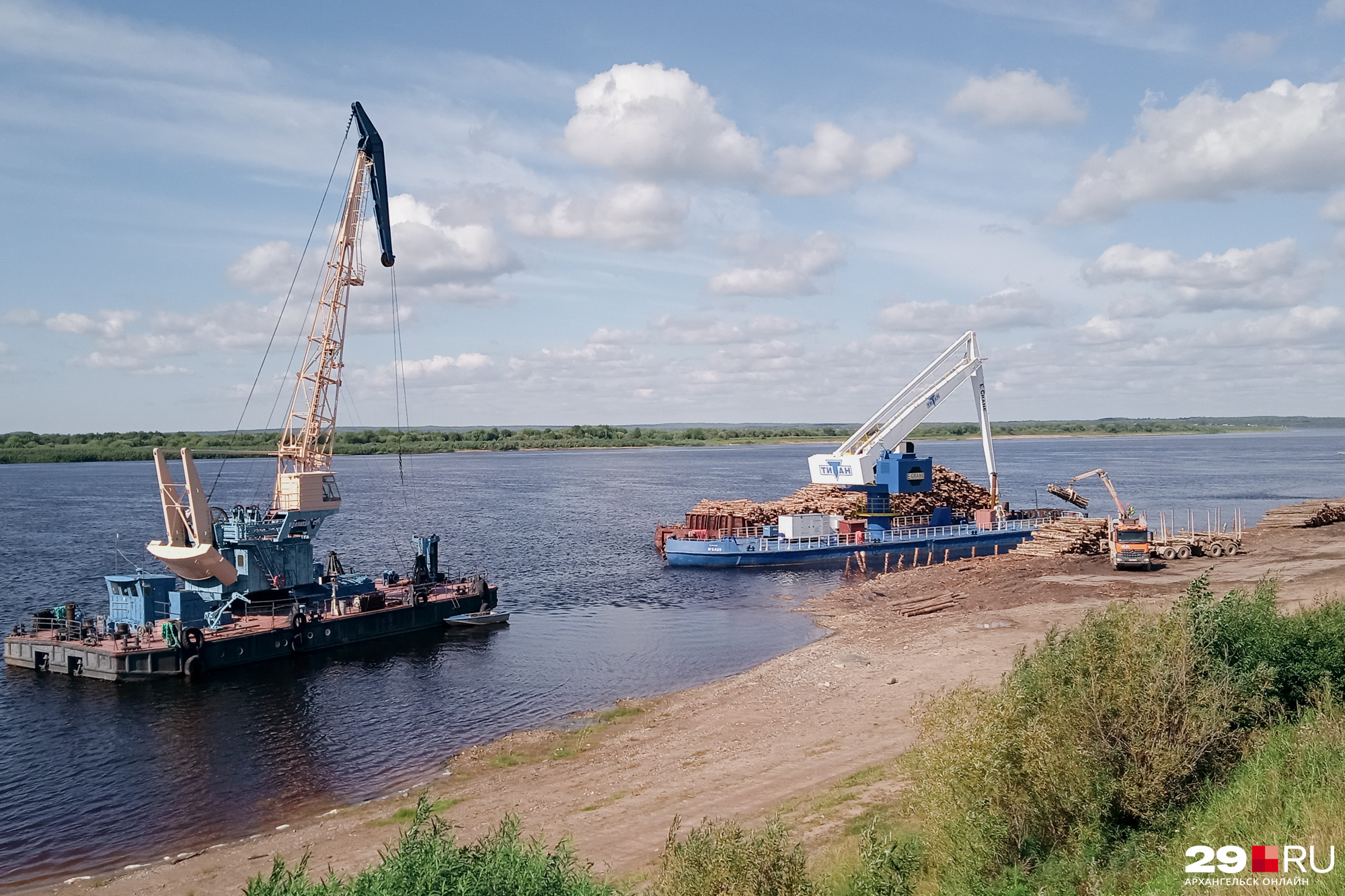 Так вся Россия гниет и падает»: как живет село в Поморье, где рухнула  200-летняя церковь | 23.08.2023 | Архангельск - БезФормата