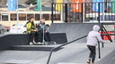 На площади Революции начали собирать скейт-парк