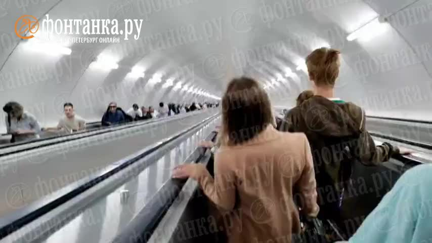 В Харькове девушка разделась в метро и попала на видео: 