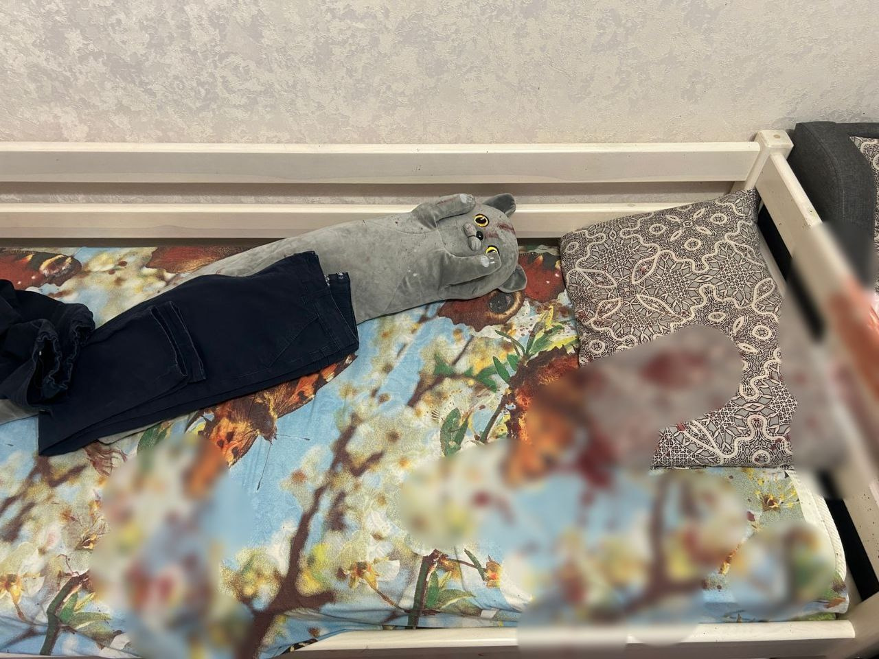 57-летняя омичка избила молотком своего внука и ударила ножом престарелую мать