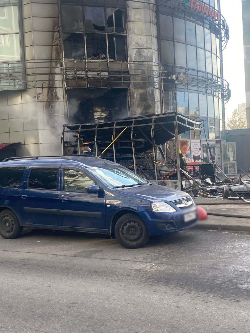 Пожар в торговом центре «Сильвер» на проспекте Просвещения в Петербурге -  14 июля 2023 - ФОНТАНКА.ру