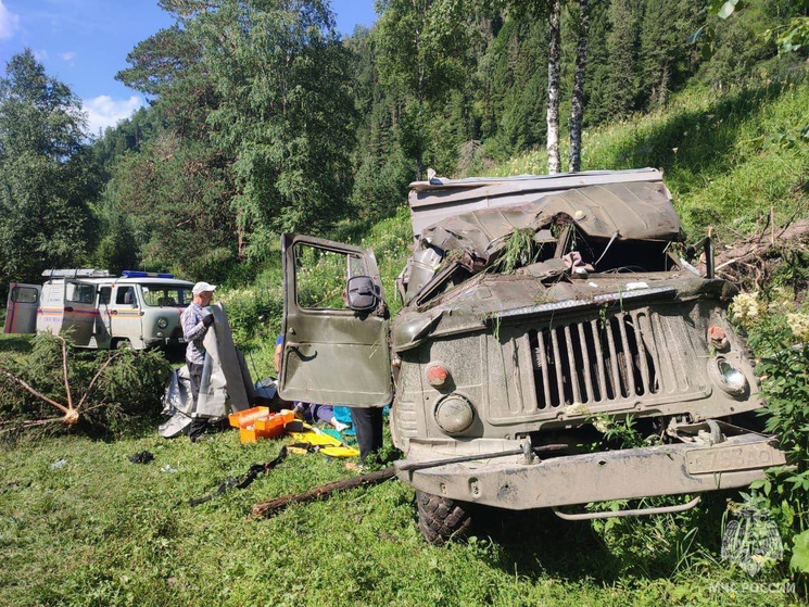 Алтайский Минздрав назвал возраст туриста, погибшего во время поездки на Каракольские озера