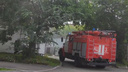 В Челябинске эвакуировали 25 жителей пятиэтажки из-за поджога двери в подъезде