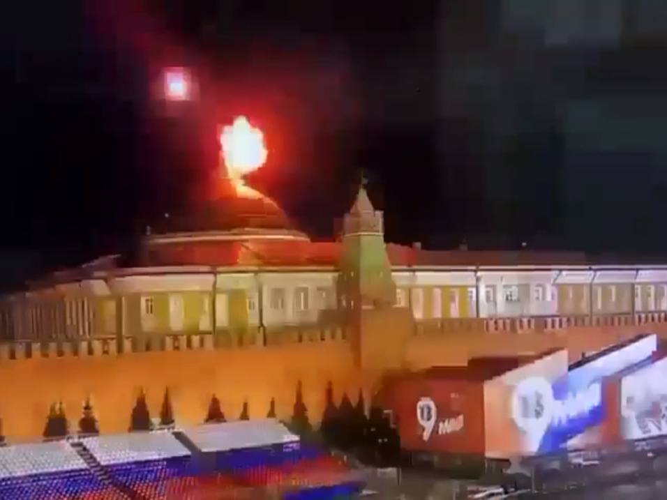Атака Кремля. Первое видео пожара в резиденции Путина было опубликовано ночью