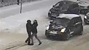 Водитель и пешеход подрались на дороге в Ярославской области. Видео