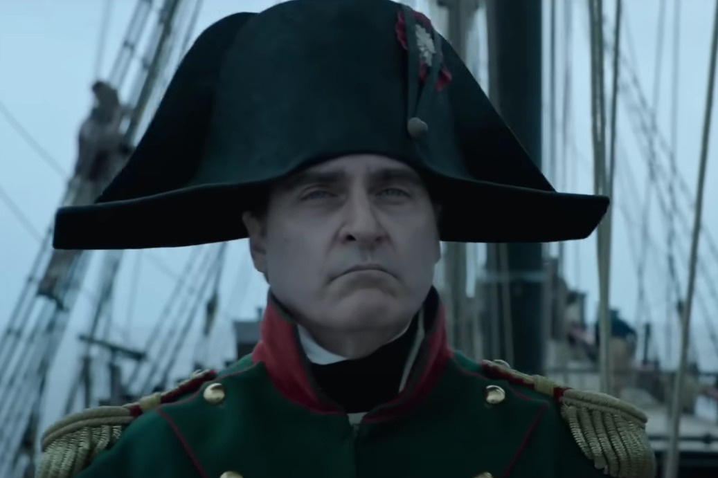 Битва при Наполеоне: как Ридли Скотт сжал всю историю французского императора до одного Хоакина Феникса