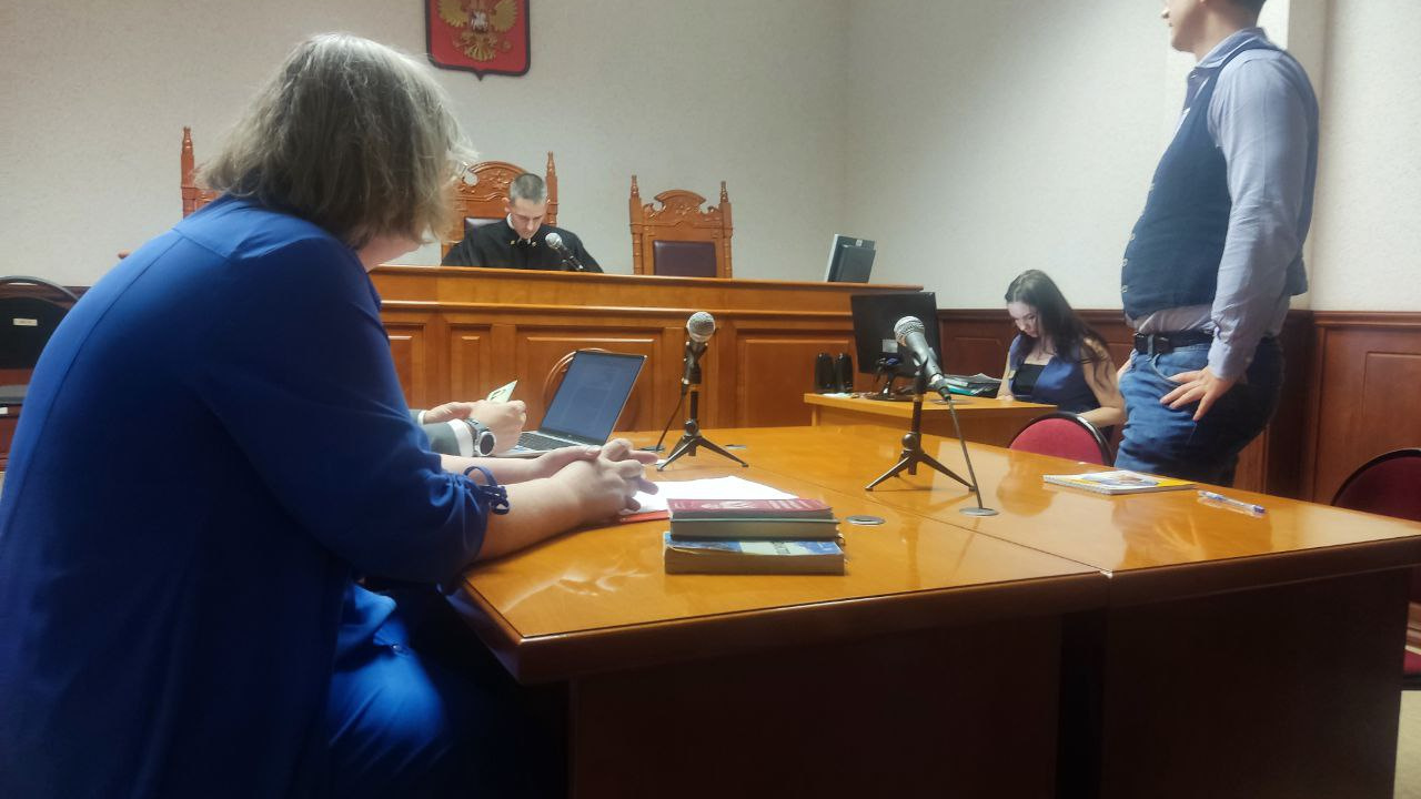 Суд всё-таки отказался выдворять русскую семью из Екатеринбурга в Казахстан из-за несдачи отпечатков пальцев