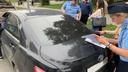 Новосибирец приехал на Toyota Camry в суд по ложному доносу. После заседания машину отогнали его бывшей жене — почему