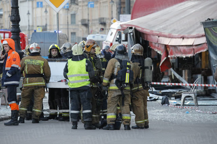 Бомбу передали в Москве. Стали известны подробности взрыва на Университетской набережной